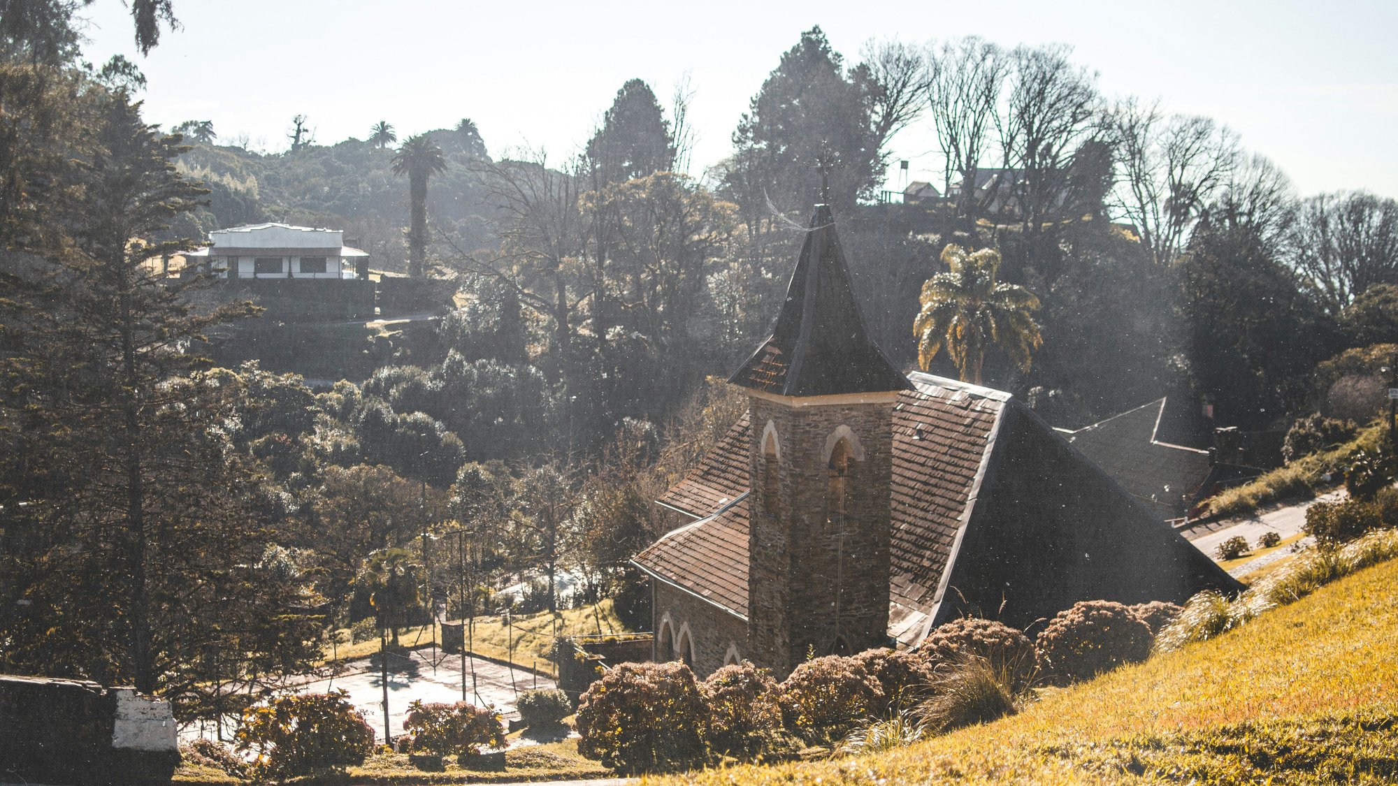 lucho-renolfi-xWu_g_28HLw-unsplash